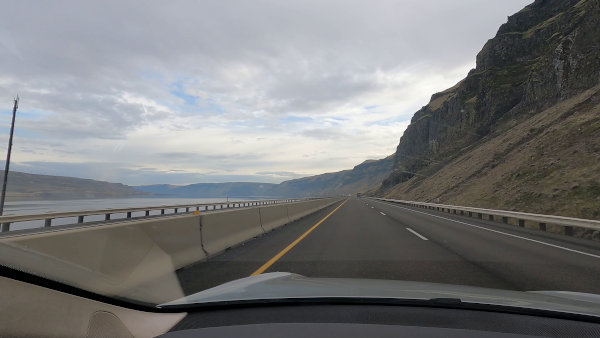 Driving columbia river gorge