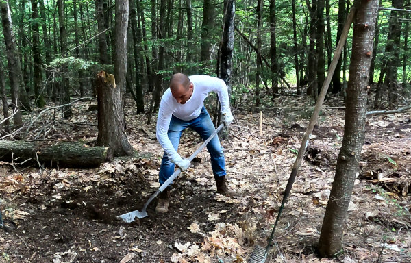Chad digging shovel